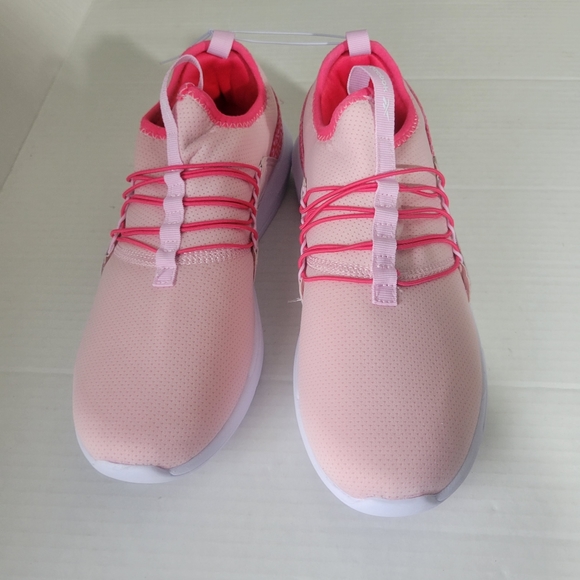 Reebok Shoes - Sold NWOT Reebok Womens Slip-On Pink Sneakers Shoes 096069 Size 6